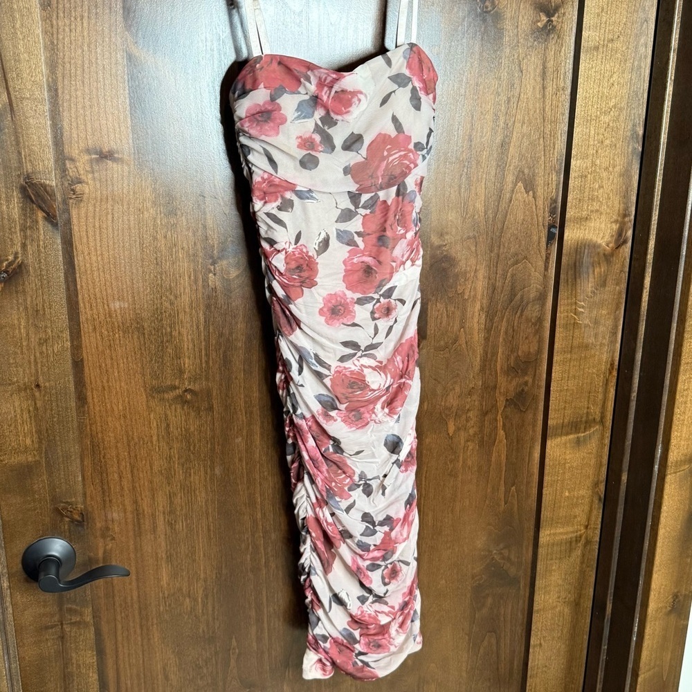 Speechless Women’s Size M body-con dress Beige with florals Midi length
